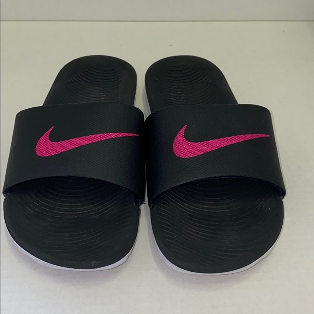 Nike slides